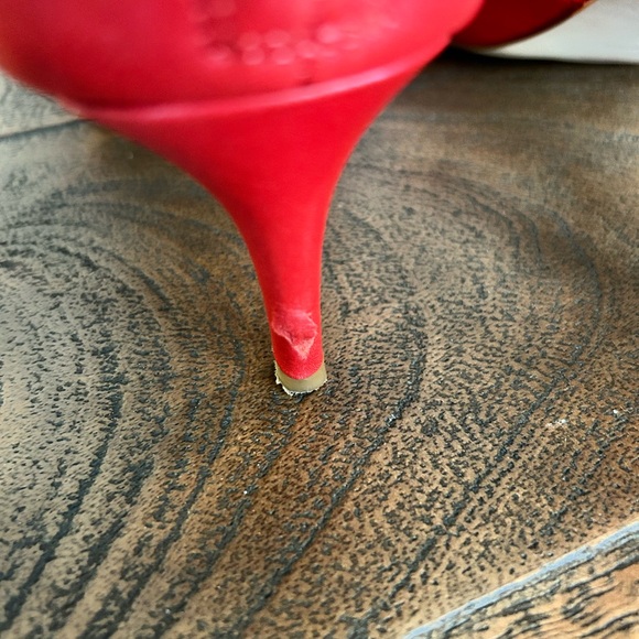 Louise et Cie Strap Red Pump - Picture 6 of 8